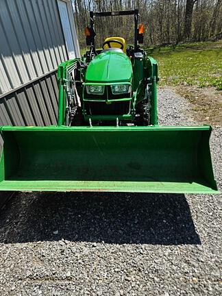 Image of John Deere 3038E equipment image 4