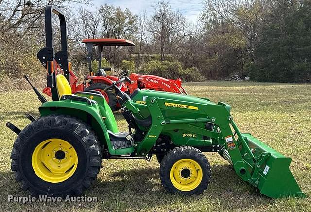 Image of John Deere 3038E equipment image 3