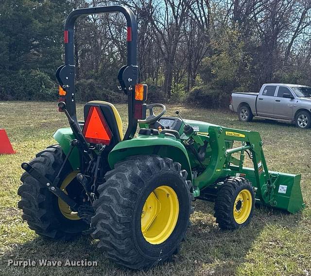 Image of John Deere 3038E equipment image 4