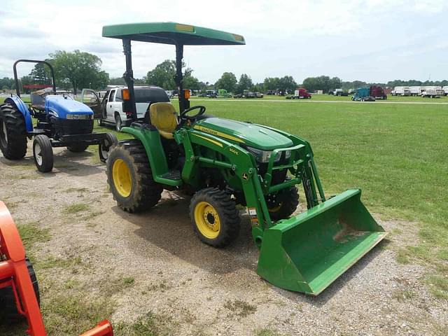 Image of John Deere 3038E equipment image 1