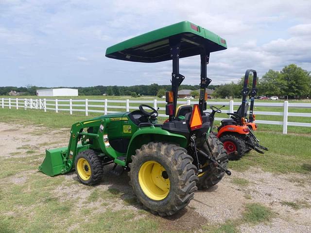 Image of John Deere 3038E equipment image 4