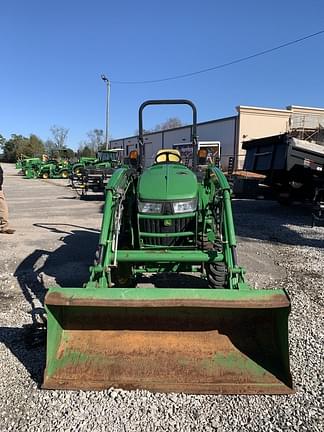 Image of John Deere 3039R equipment image 1