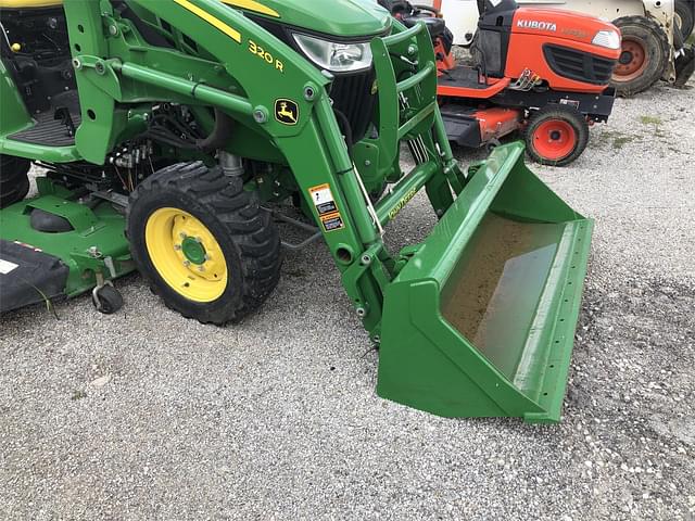 Image of John Deere 3039R equipment image 1