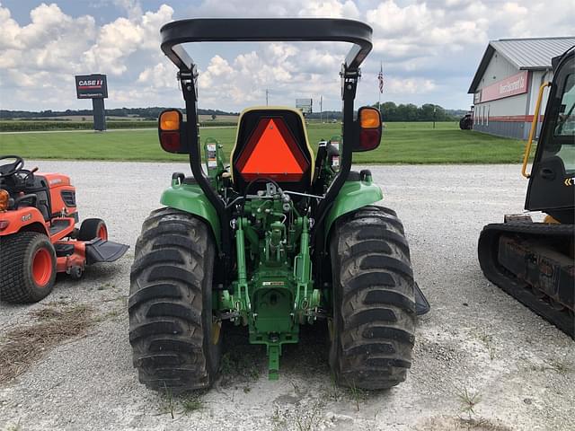 Image of John Deere 3039R equipment image 4