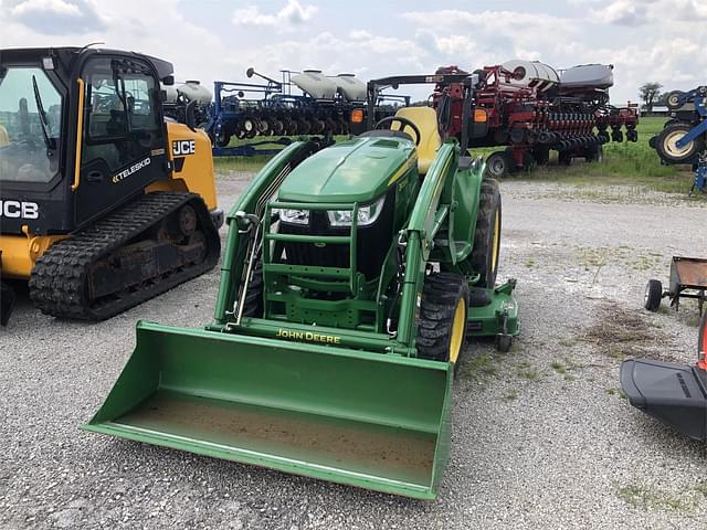 Image of John Deere 3039R equipment image 2