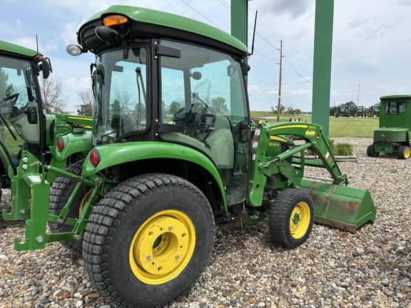 Main image John Deere 3039R