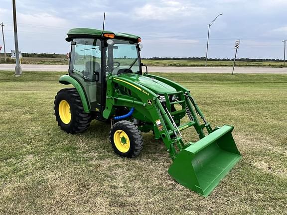 Image of John Deere 3039R equipment image 2