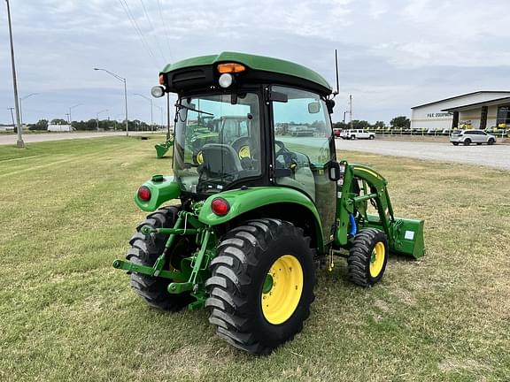 Image of John Deere 3039R equipment image 4