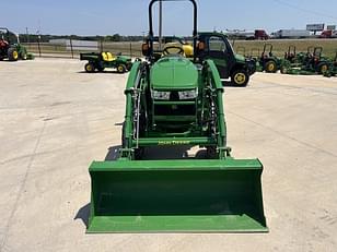 Main image John Deere 3039R 8