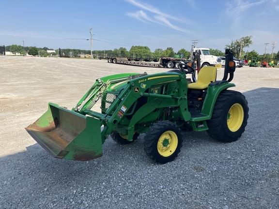 Image of John Deere 3039R equipment image 3