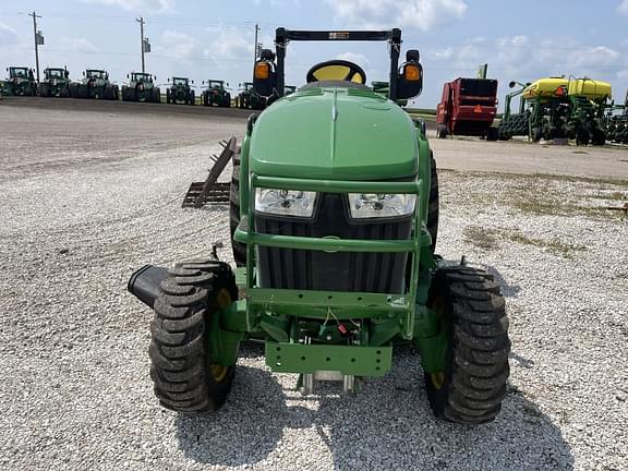 Image of John Deere 3039R equipment image 1