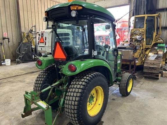 Image of John Deere 3039R equipment image 2