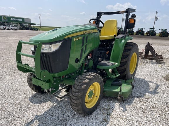 2018 John Deere 3039R Equipment Image0