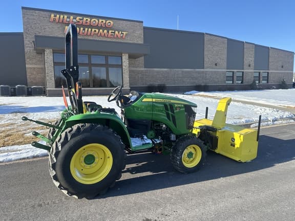 Image of John Deere 3046R equipment image 1