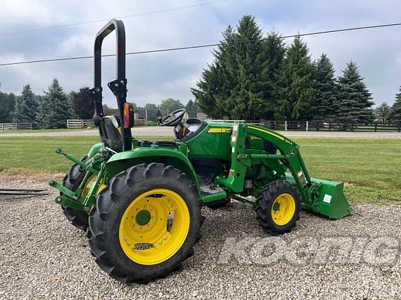 Image of John Deere 3046R equipment image 4