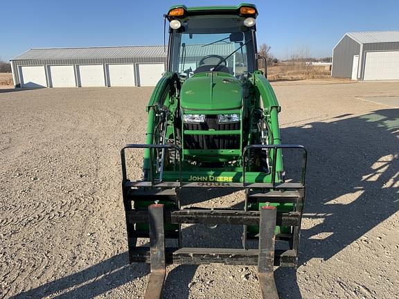 Image of John Deere 3046R equipment image 1