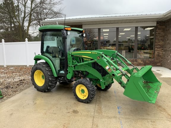 Main image John Deere 3046R
