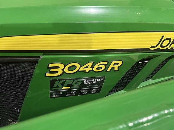 Image of John Deere 3046R equipment image 4