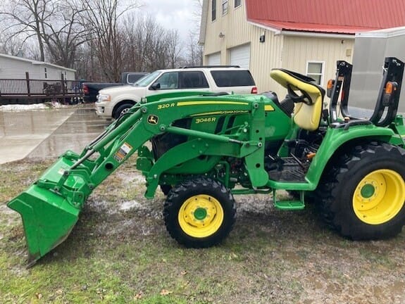 2018 John Deere 3046R Equipment Image0