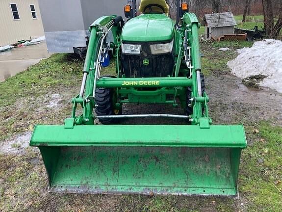 Image of John Deere 3046R equipment image 2