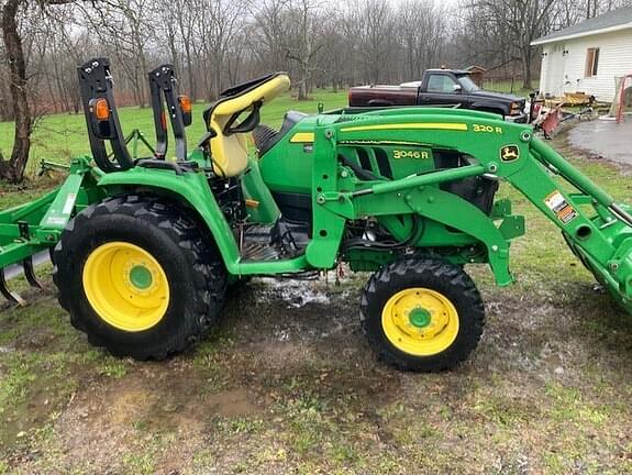 Image of John Deere 3046R equipment image 3