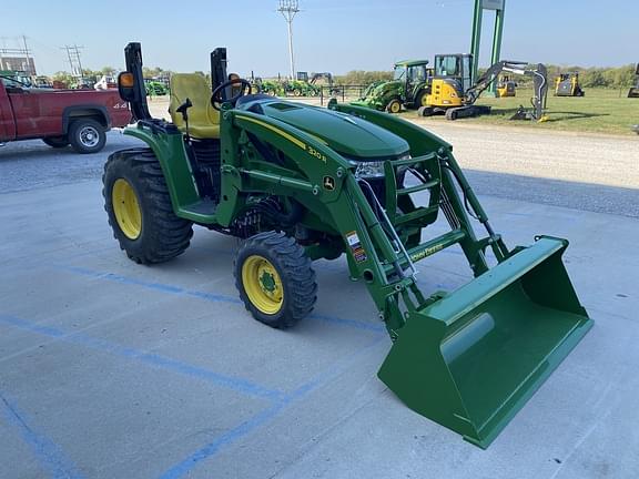 2018 John Deere 3046R Equipment Image0