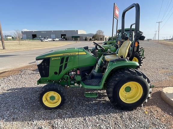 Image of John Deere 3046R equipment image 1