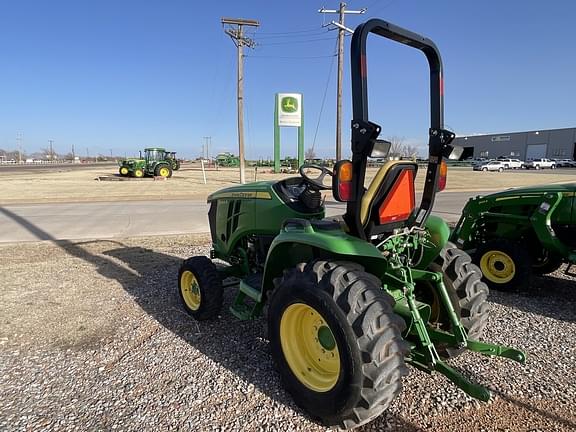 Image of John Deere 3046R equipment image 2