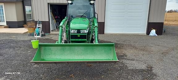 Image of John Deere 3046R equipment image 2