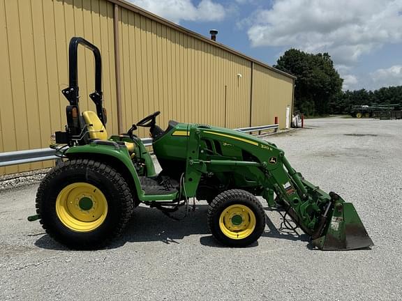 Image of John Deere 3046R equipment image 1