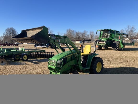 2018 John Deere 3046R Equipment Image0