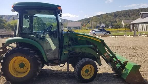 Image of John Deere 3046R equipment image 1