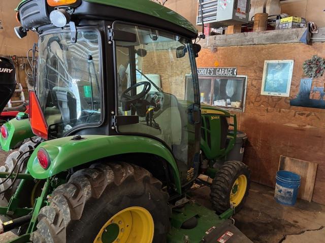 Image of John Deere 3046R equipment image 4