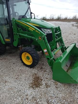 Image of John Deere 3046R equipment image 3