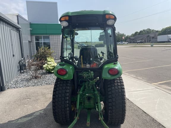 Image of John Deere 3046R equipment image 3