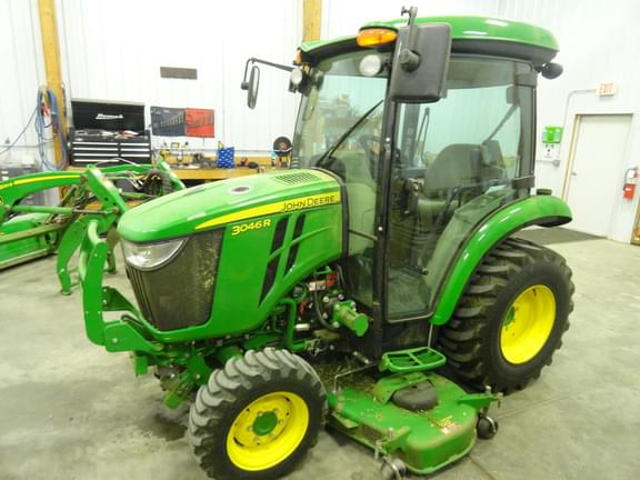 Image of John Deere 3046R equipment image 3