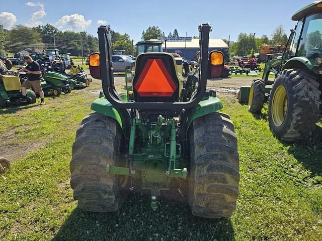 Image of John Deere 3046R equipment image 3