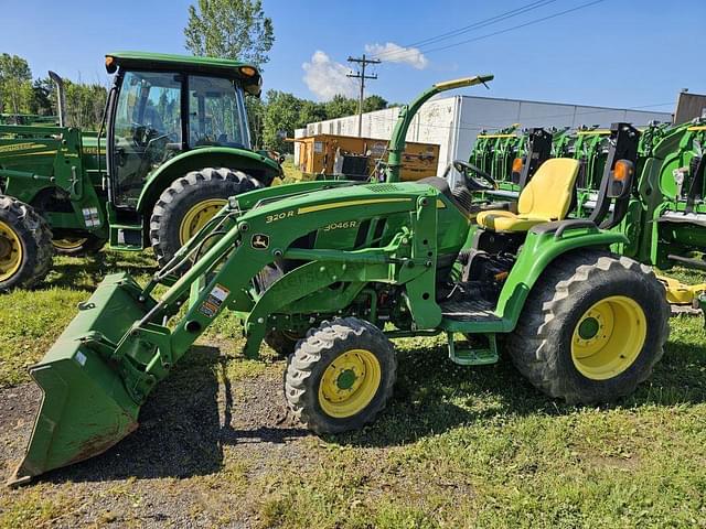 Image of John Deere 3046R equipment image 1