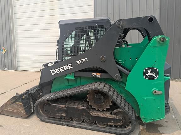 Image of John Deere 317G equipment image 4
