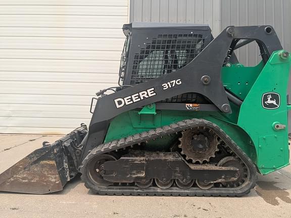 Image of John Deere 317G equipment image 3