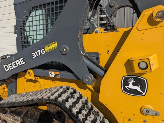Image of John Deere 317G equipment image 4