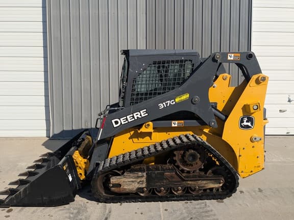 Image of John Deere 317G equipment image 2