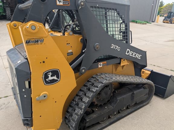Image of John Deere 317G equipment image 4