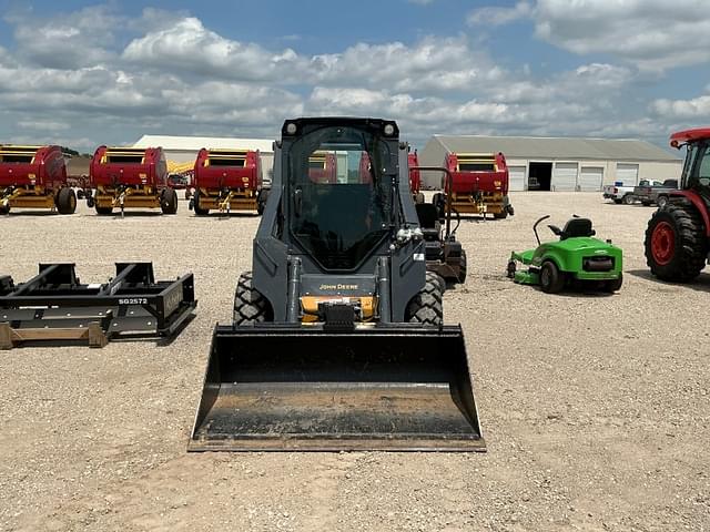 Image of John Deere 318G equipment image 2