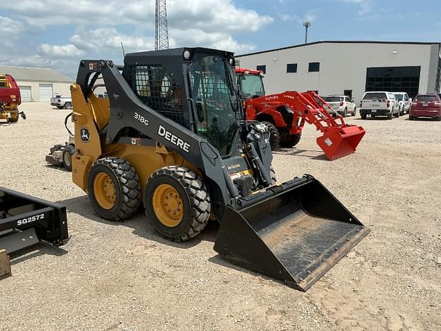Image of John Deere 318G equipment image 3