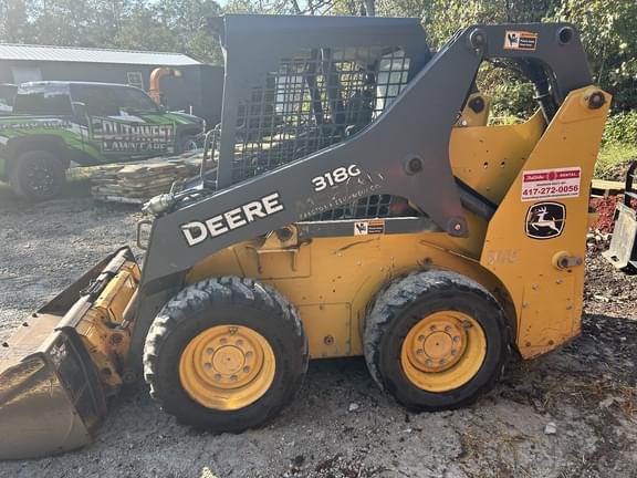 Image of John Deere 318G equipment image 3