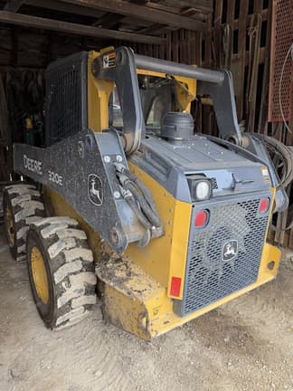 Image of John Deere 320E equipment image 2