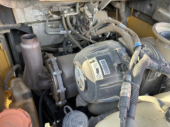 Image of John Deere 320G equipment image 2