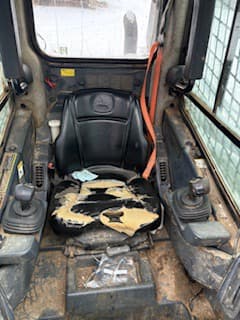 Image of John Deere 320G equipment image 3