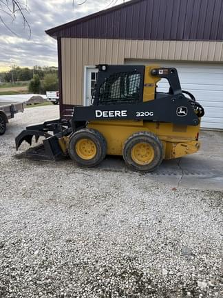Image of John Deere 320G equipment image 3